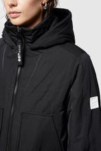 Carica l&#39;immagine nel visualizzatore di Gallery, 00F Wear - Parka lungo in nylon mod. 9094
